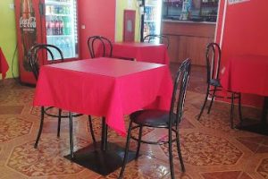 Restaurante Y Residencial En Familia